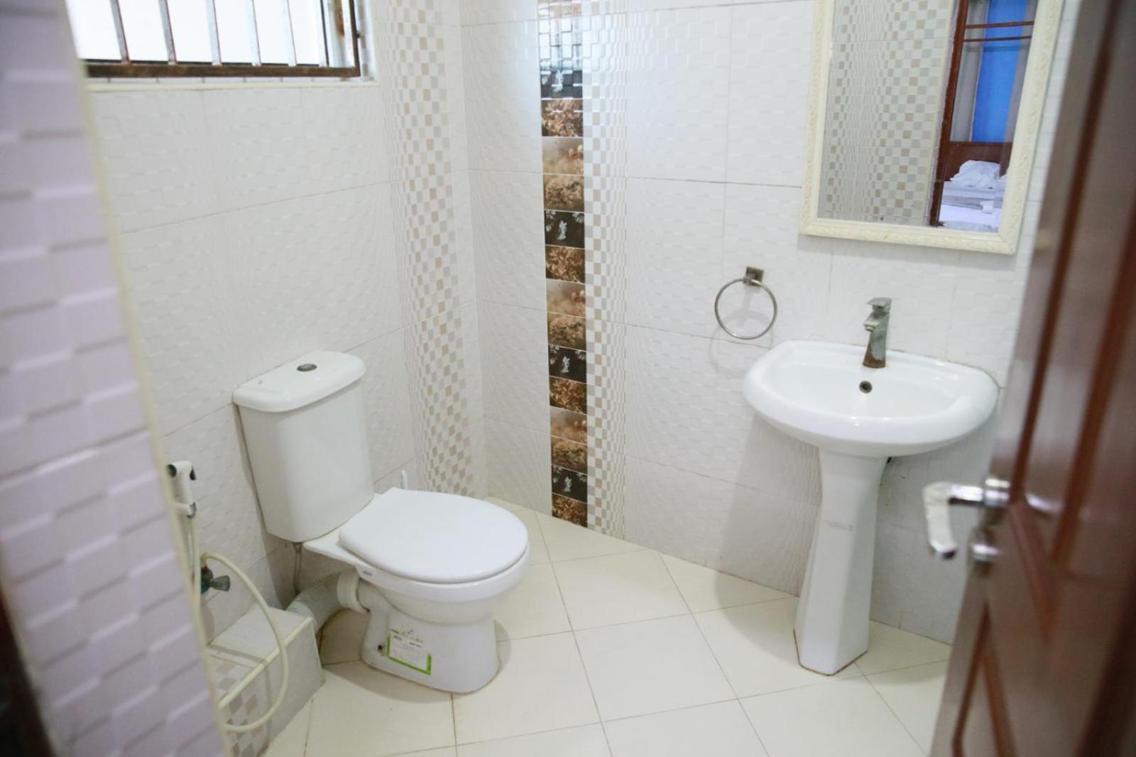 Ln Nyali Private Ensuite With Swimming Pool Séjour chez l'habitant